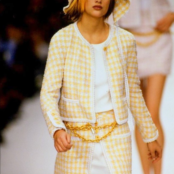 Iconic Chanel Vintage Spring 1994 Runway Yellow Tweed 94P Jacket - Picture 2 of 11